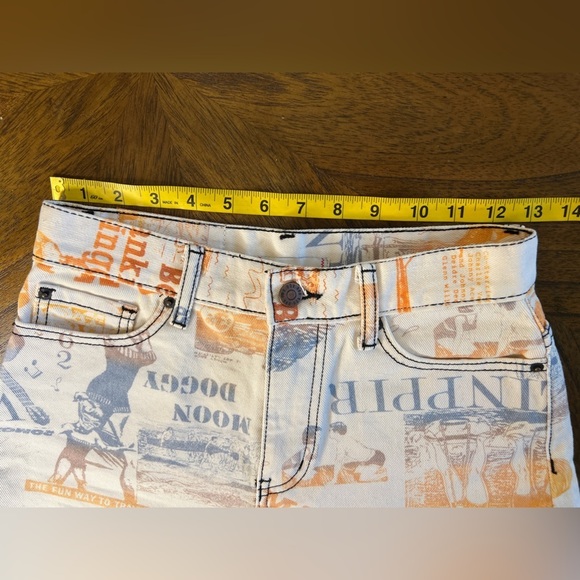 BDG Urban Outfitters Pitched Waist Shorts Size 25 Orange Blue Retro Print NWOT - Picture 7 of 9